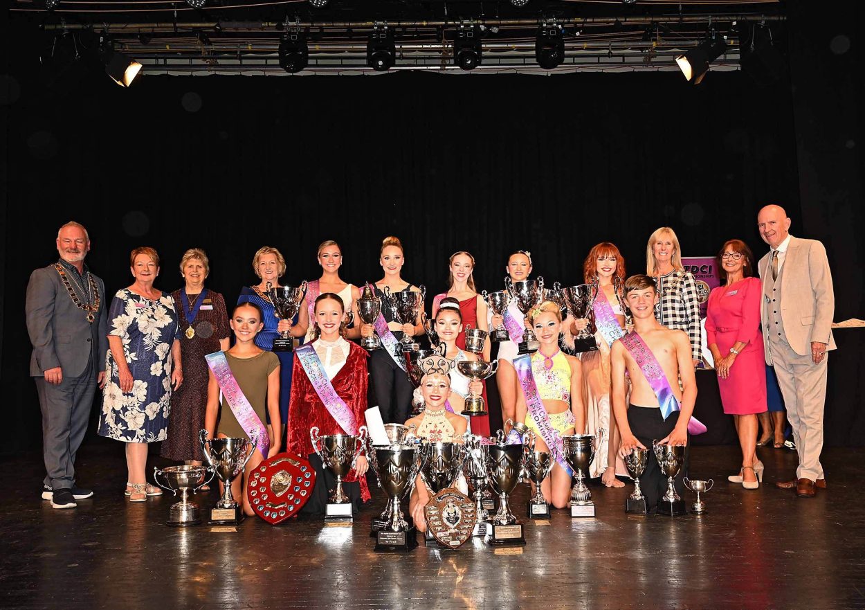 Below is the BRITISH CHAMPIONSHIPS photo of Winners. Trophies were presented by Helen Ford, and the IDTA President Joanne Kirkland.
Adjudicators were Colin Lang ( ABD ), Glenys McGill ( ADA ), and Gillian Hopkinson ( IDTA ).